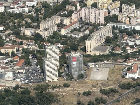 Vue aérienne de la résidence Cap Janet à Marseille (15ᵉ)