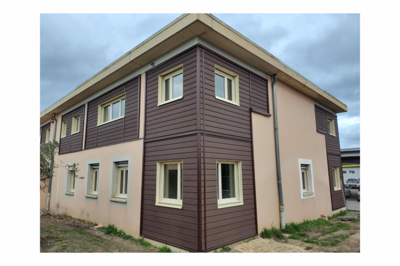 Bardage composite NEOLIFE : une solution durable pour les façades ventilées