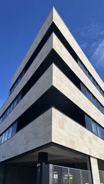 Bardage — Comment préserver un bardage en pierre en région PACA ?