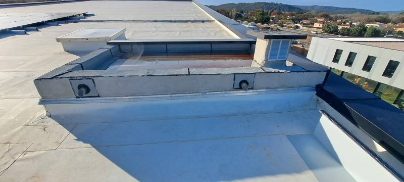 Solutions d'étanchéité toit plat en région PACA avec Indigo Groupe