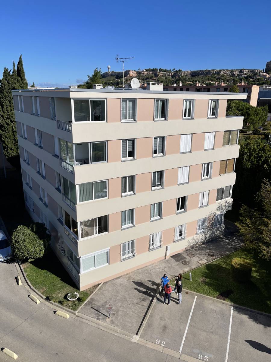 ITE à Cavaillon dans le Vaucluse — Isolation thermique par l’extérieur (ITE) de façades d'immeu