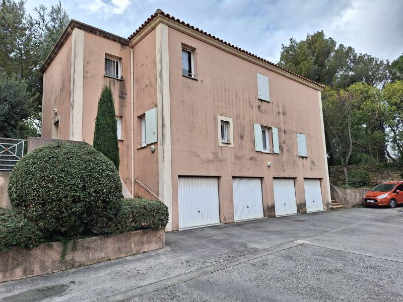 Ravalement à Ravalement de façade avec revêtement d’imperméabilité de la Villa Toscane à Salon-de-Provence — photo chantier 5
