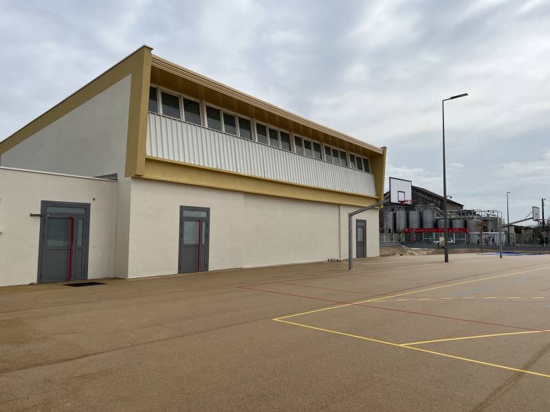 Ravalement à Ravalement de façade du gymnase Voltaire à Remoulins — photo chantier 1