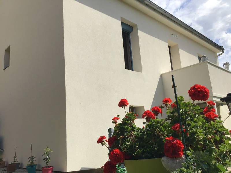 ITE à façade d'une maison à Saint Laurent du Var — Réalisation d'isolation thermique par l'extérieur sur la faç