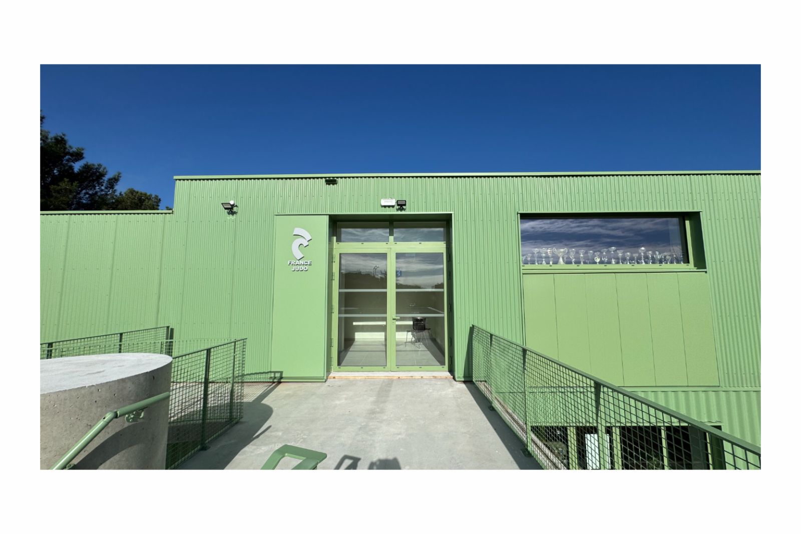 Bardage à Villeneuve-lès-Avignon — Rénovation énergétique – Bardage métallique et isolation Sal